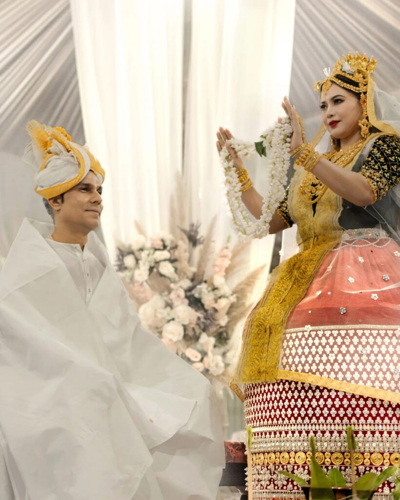 Randeep Hooda And Lin Laishram Get Married In A Traditional Meitei Wedding
