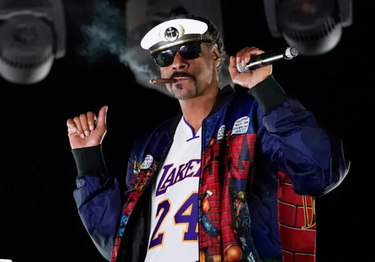 Breaking News: Snoop Dogg Announces Smoke-Free Lifestyle Online